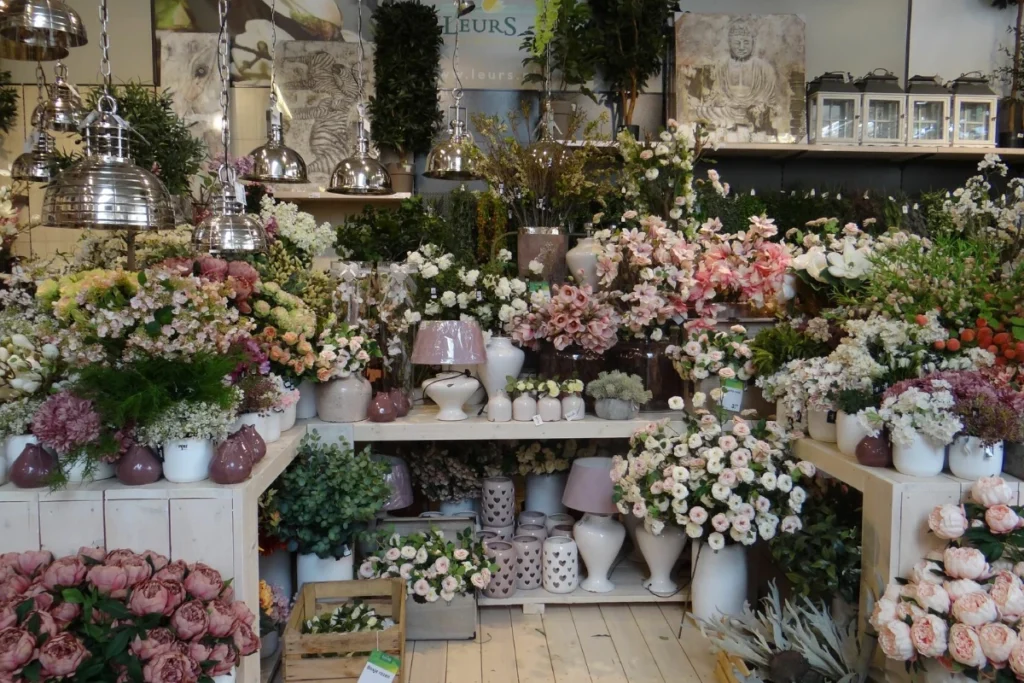 Increasing flower shop sales with WhatsApp marketing